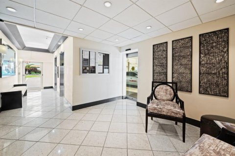 Condo in Hillsboro Beach, Florida, 2 bedrooms № 2146079 - photo 4