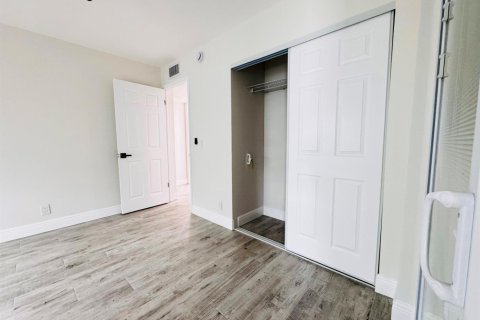 Condo in Delray Beach, Florida, 2 bedrooms  № 2169915 - photo 9