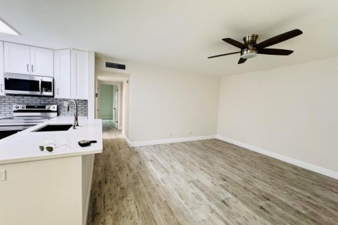 Condo in Delray Beach, Florida, 2 bedrooms  № 2169915 - photo 24