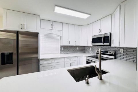 Condo in Delray Beach, Florida, 2 bedrooms  № 2169915 - photo 19