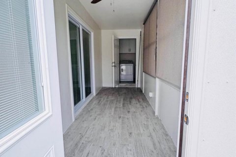 Condo in Delray Beach, Florida, 2 bedrooms  № 2169915 - photo 4