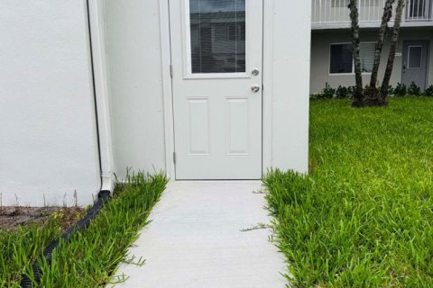 Condo in Delray Beach, Florida, 2 bedrooms  № 2169915 - photo 2