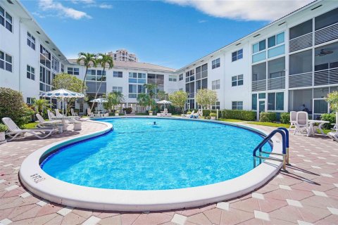 Condominio en alquiler en Lauderdale-by-the-Sea, Florida, 1 dormitorio, 69.68 m2 № 2250616 - foto 12