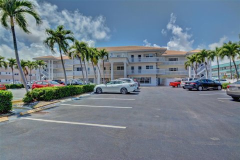 Condominio en alquiler en Lauderdale-by-the-Sea, Florida, 1 dormitorio, 69.68 m2 № 2250616 - foto 15