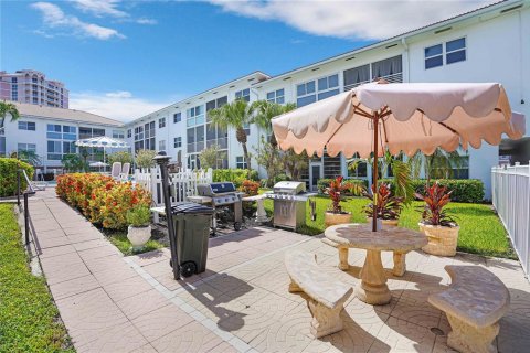 Condominio en alquiler en Lauderdale-by-the-Sea, Florida, 1 dormitorio, 69.68 m2 № 2250616 - foto 13