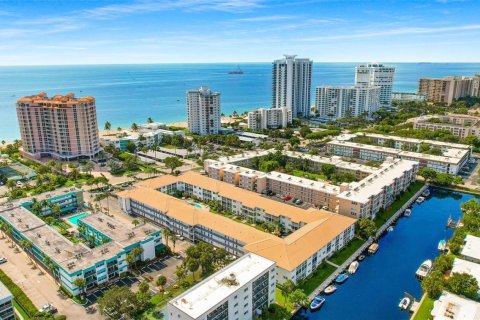Condominio en alquiler en Lauderdale-by-the-Sea, Florida, 1 dormitorio, 69.68 m2 № 2250616 - foto 3