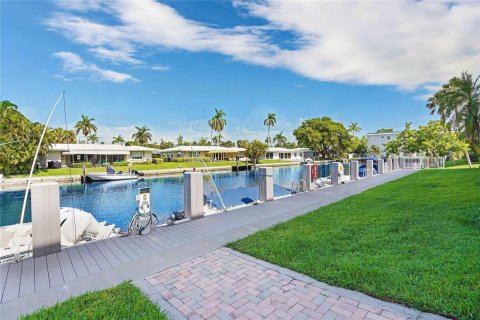 Condominio en alquiler en Lauderdale-by-the-Sea, Florida, 1 dormitorio, 69.68 m2 № 2250616 - foto 8