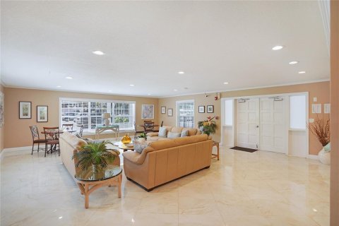 Condominio en alquiler en Lauderdale-by-the-Sea, Florida, 1 dormitorio, 69.68 m2 № 2250616 - foto 19
