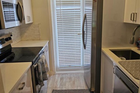 Condominio en alquiler en Lauderdale-by-the-Sea, Florida, 1 dormitorio, 69.68 m2 № 2250616 - foto 23