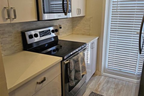 Condominio en alquiler en Lauderdale-by-the-Sea, Florida, 1 dormitorio, 69.68 m2 № 2250616 - foto 24
