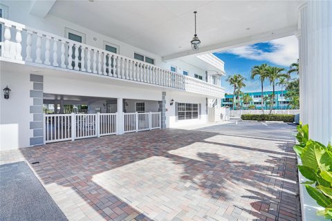 Condominio en alquiler en Lauderdale-by-the-Sea, Florida, 1 dormitorio, 69.68 m2 № 2250616 - foto 17