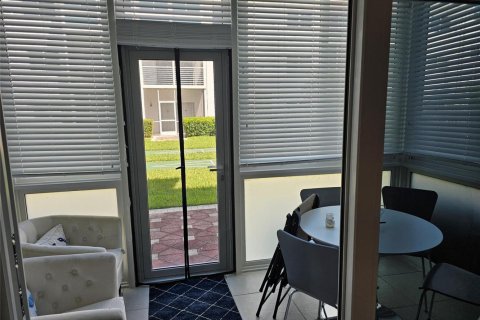 Condominio en alquiler en Lauderdale-by-the-Sea, Florida, 1 dormitorio, 69.68 m2 № 2250616 - foto 28