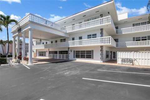 Condominio en alquiler en Lauderdale-by-the-Sea, Florida, 1 dormitorio, 69.68 m2 № 2250616 - foto 16