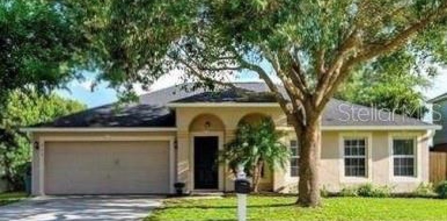 Villa ou maison à Chuluota, Floride 4 chambres, 193.98 m2 № 1895083