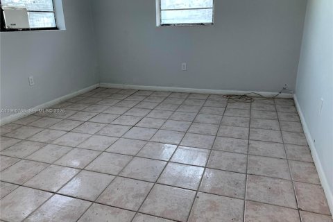 Casa en venta en Florida City, Florida, 4 dormitorios № 2028633 - foto 6