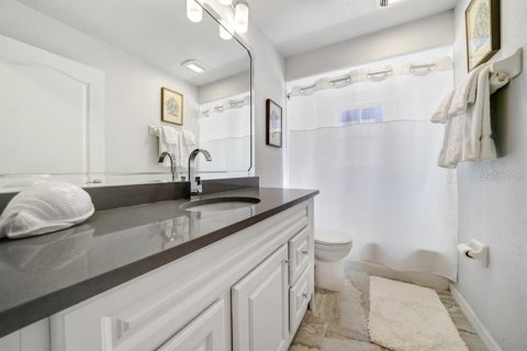 House in Englewood, Florida 3 bedrooms, 210.8 sq.m. № 2391409 - photo 7