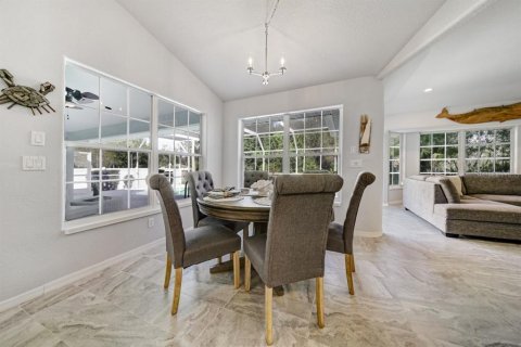 House in Englewood, Florida 3 bedrooms, 210.8 sq.m. № 2391409 - photo 14
