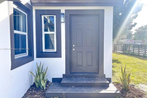 Снять в аренду виллу или дом в Майами, Флорида 3 спальни, 137.03м2, № 1965327 - фото 19