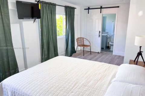 Снять в аренду виллу или дом в Майами, Флорида 3 спальни, 137.03м2, № 1965327 - фото 10