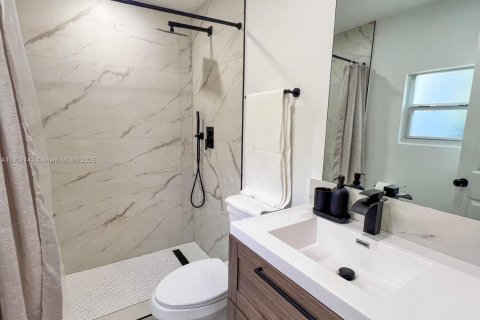 Снять в аренду виллу или дом в Майами, Флорида 3 спальни, 137.03м2, № 1965327 - фото 11