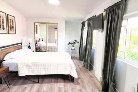 Снять в аренду виллу или дом в Майами, Флорида 3 спальни, 137.03м2, № 1965327 - фото 9