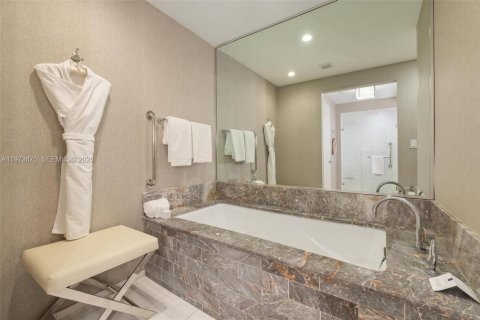 Condominio en venta en Fort Lauderdale, Florida, 2 dormitorios № 2033437 - foto 28