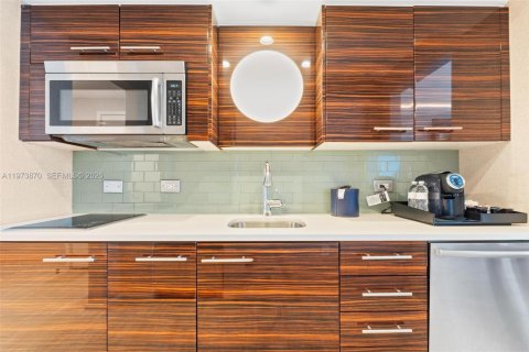 Condominio en venta en Fort Lauderdale, Florida, 2 dormitorios № 2033437 - foto 17