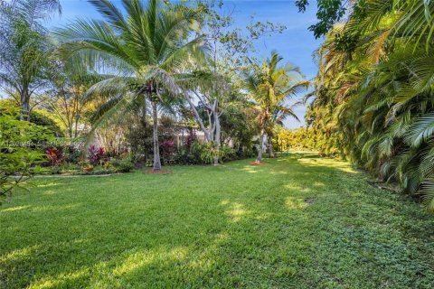 House in Pinecrest, Florida 4 bedrooms, 214.33 sq.m. № 2189418 - photo 20