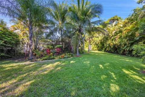 House in Pinecrest, Florida 4 bedrooms, 214.33 sq.m. № 2189418 - photo 21