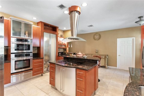 Купить виллу или дом в Мирамар, Флорида 5 спален, 325.25м2, № 1987894 - фото 19