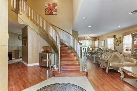 Купить виллу или дом в Мирамар, Флорида 5 спален, 325.25м2, № 1987894 - фото 5