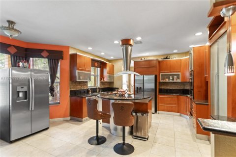 Купить виллу или дом в Мирамар, Флорида 5 спален, 325.25м2, № 1987894 - фото 24