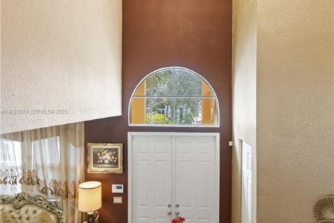 Купить виллу или дом в Мирамар, Флорида 5 спален, 325.25м2, № 1987894 - фото 4