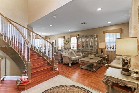 Купить виллу или дом в Мирамар, Флорида 5 спален, 325.25м2, № 1987894 - фото 6