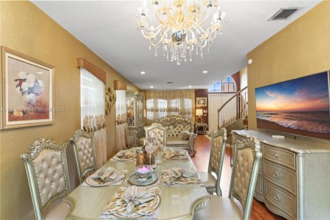 Купить виллу или дом в Мирамар, Флорида 5 спален, 325.25м2, № 1987894 - фото 17