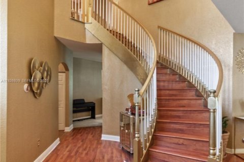 Купить виллу или дом в Мирамар, Флорида 5 спален, 325.25м2, № 1987894 - фото 8