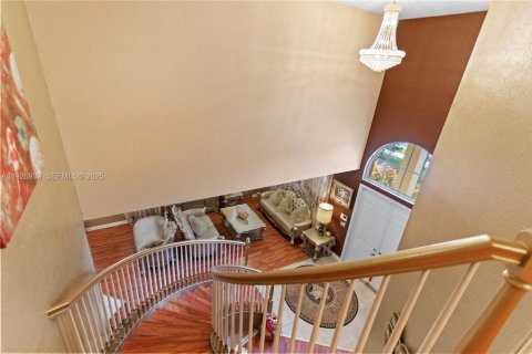 Купить виллу или дом в Мирамар, Флорида 5 спален, 325.25м2, № 1987894 - фото 2