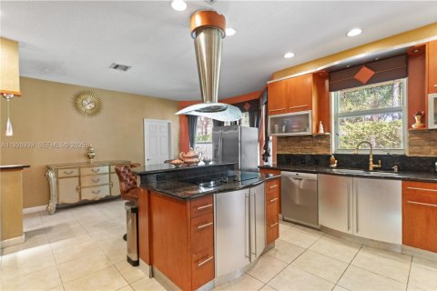 Купить виллу или дом в Мирамар, Флорида 5 спален, 325.25м2, № 1987894 - фото 20