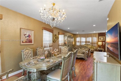 Купить виллу или дом в Мирамар, Флорида 5 спален, 325.25м2, № 1987894 - фото 18