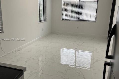 Apartment in Miami, Florida 1 bedroom, 33.91 sq.m. № 1997758 - photo 2