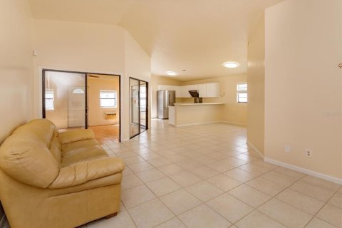 Casa en venta en Orlando, Florida, 3 dormitorios, 189.8 m2 № 1901889 - foto 6