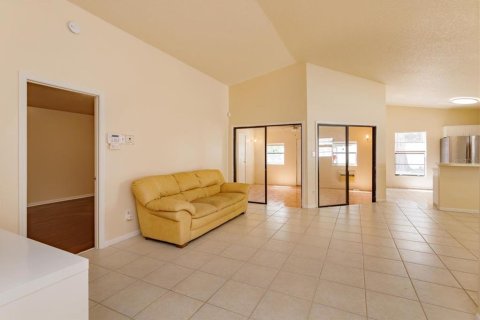Casa en venta en Orlando, Florida, 3 dormitorios, 189.8 m2 № 1901889 - foto 5