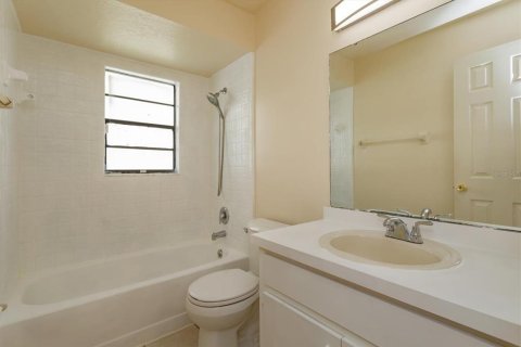 Casa en venta en Orlando, Florida, 3 dormitorios, 189.8 m2 № 1901889 - foto 19