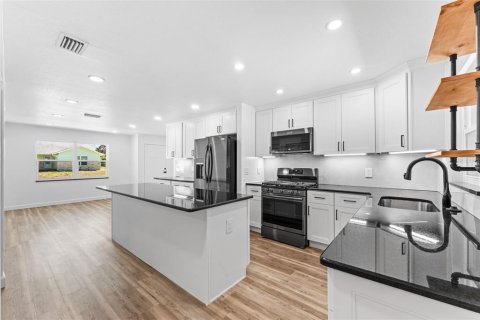 Villa ou maison à vendre à Titusville, Floride: 4 chambres, 167.22 m2 № 2094433 - photo 11