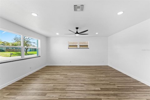 Villa ou maison à vendre à Titusville, Floride: 4 chambres, 167.22 m2 № 2094433 - photo 15