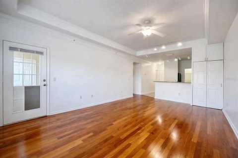 Condo in Tampa, Florida, 1 bedroom  № 2092956 - photo 6