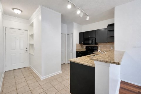 Condo in Tampa, Florida, 1 bedroom  № 2092956 - photo 8