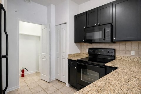 Condo in Tampa, Florida, 1 bedroom  № 2092956 - photo 11