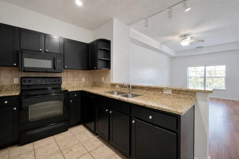 Condo in Tampa, Florida, 1 bedroom  № 2092956 - photo 9