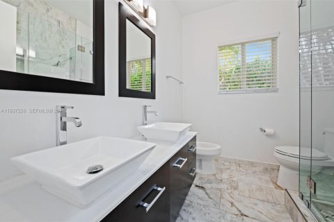 Купить виллу или дом в Майами, Флорида 4 спальни, 255.39м2, № 1997632 - фото 20